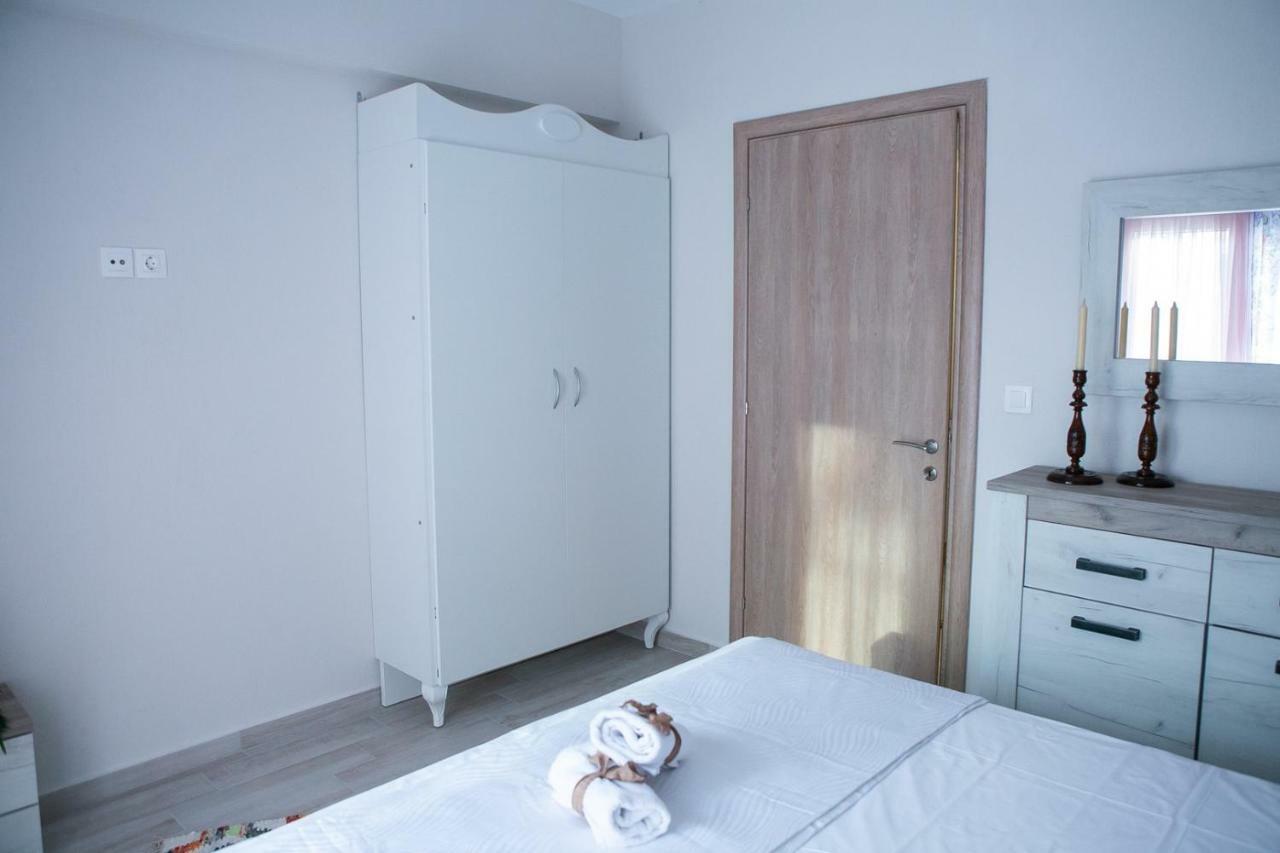 Anna Apartman Nikíti Kültér fotó
